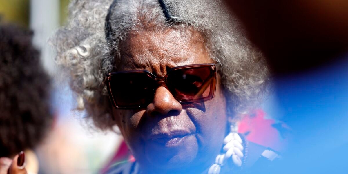 "Cada passo, cada pé, reivindica o direito à vida", diz