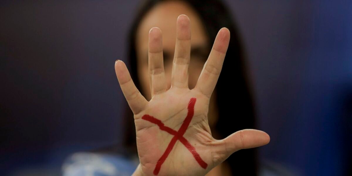 Caminhos da Reportagem traz mulheres que romperam violência doméstica