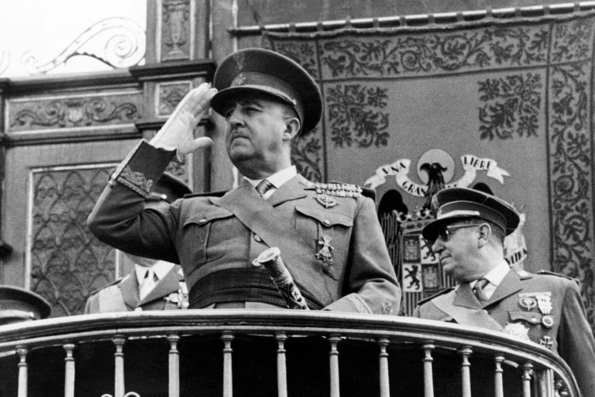 Democracia espanhola, 50 anos - 22/11/2025 - Sylvia Colombo