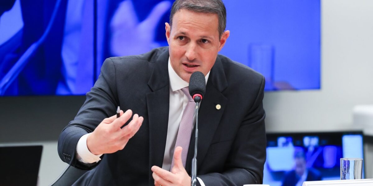 Derrite apresenta 5ª versão do PL Antifacção após críticas do