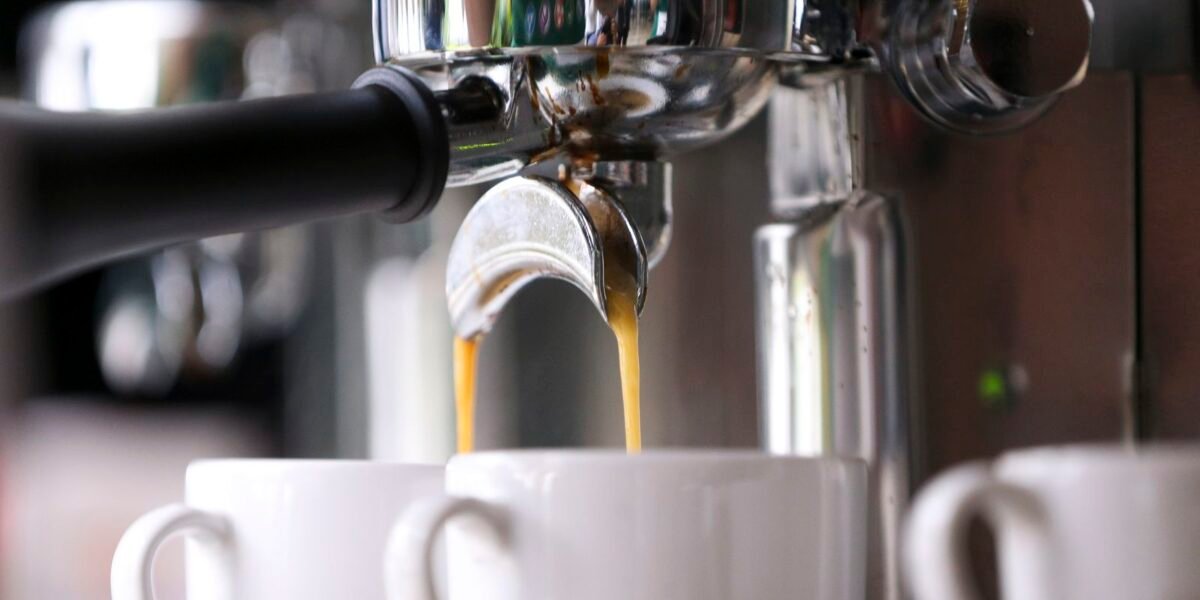 Estudo diz que beber café reduz risco de arritmia cardíaca