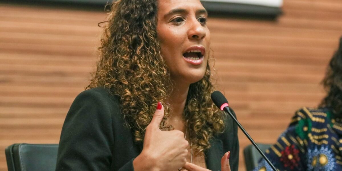 Expectativa é que mulheres sejam ouvidas, diz Aniele sobre marcha