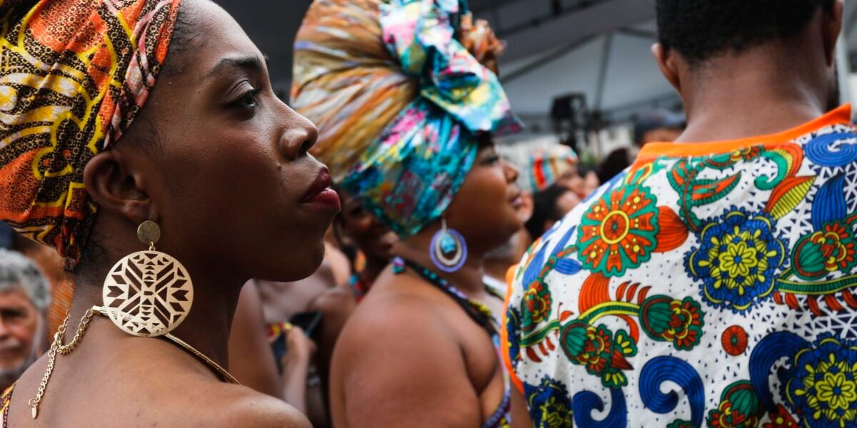 Hoje é Dia destaca consciência negra, trânsito e Rachel de
