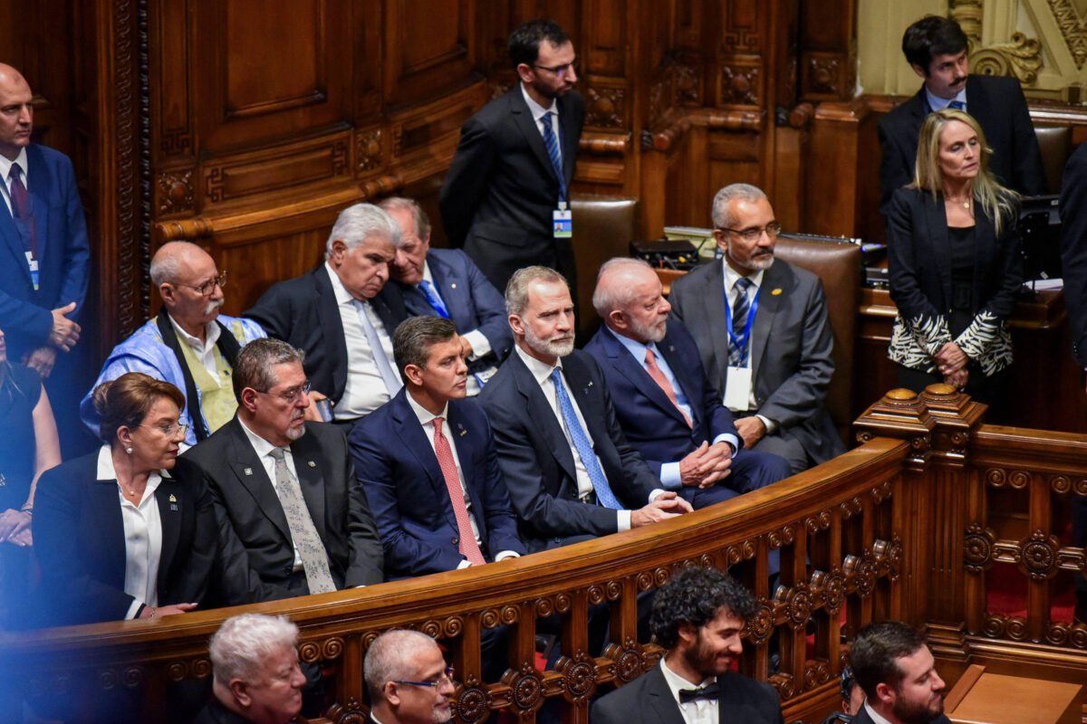 Lula prioriza aliados e evita posse de governos de direita