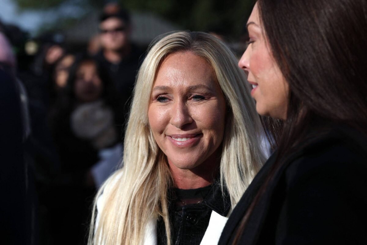 Marjorie Taylor Greene renuncia após conflito com Trump - 21/11/2025