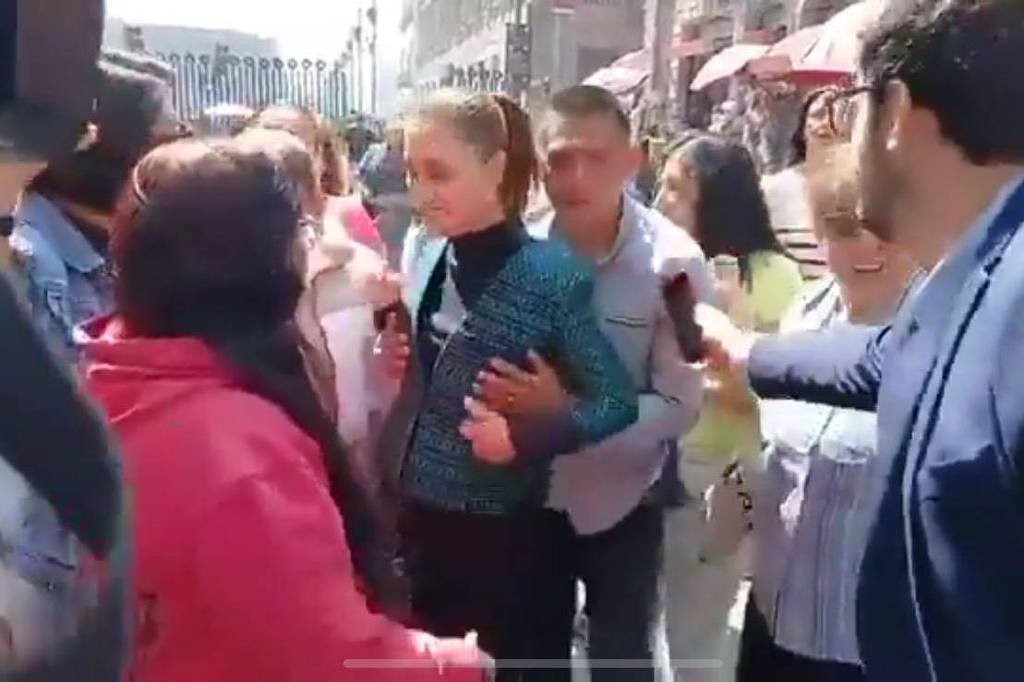 México: presidente Claudia Sheinbaum é assediada na rua - 05/11/2025
