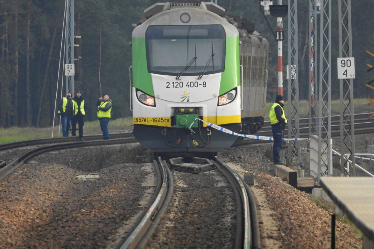 Polônia acusa Rússia por sabotagem e eleva alerta militar -