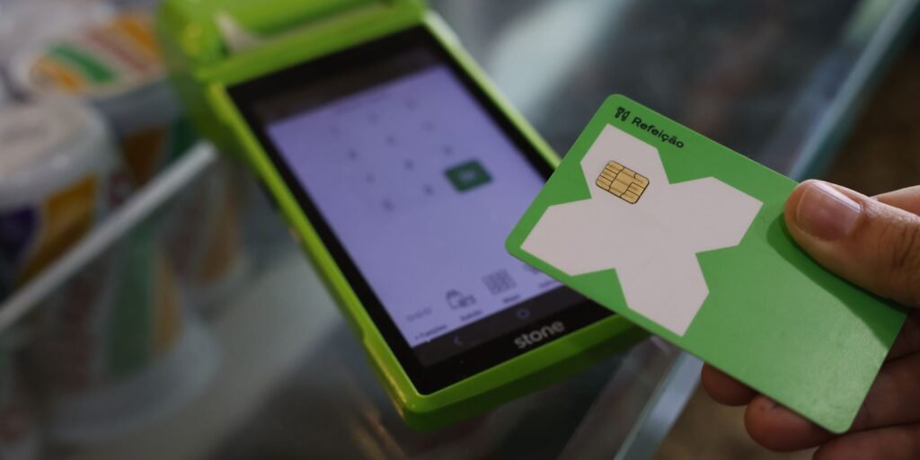 Redes têm um ano para liberar bandeiras no vale-refeição e