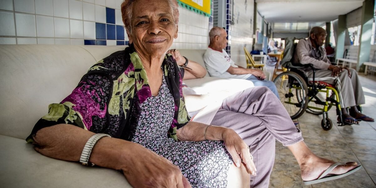 Tema da redação do Enem ajuda a debater etarismo, dizem