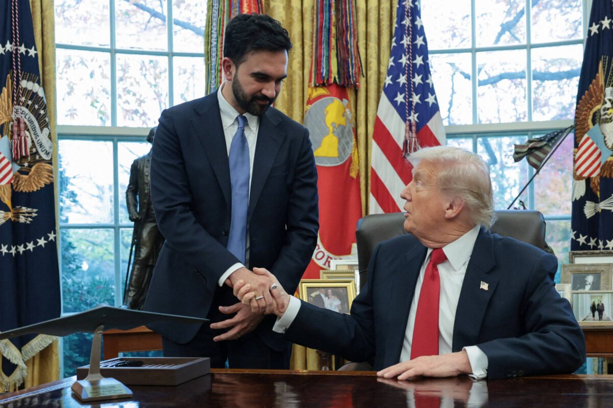 Trump muda de tom elogia Mamdani em reunião na Casa