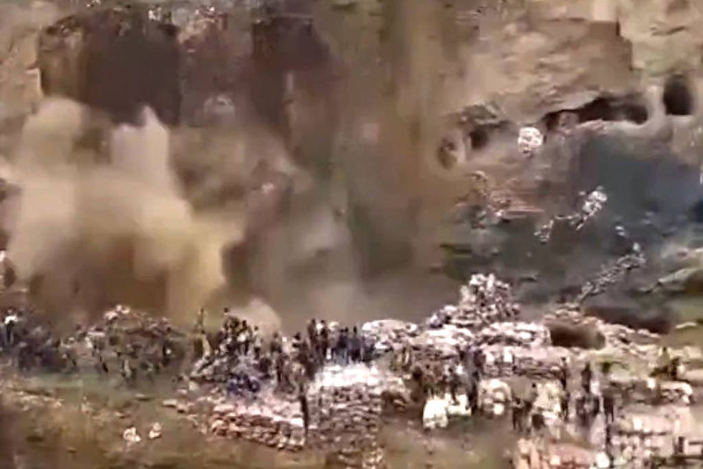 Vídeo: Desabamento em mina no Congo mata 32 pessoas -