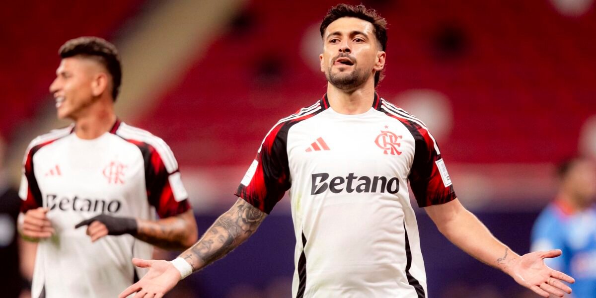 Arrascaeta brilha e Flamengo avança à semi da Copa Intercontinental