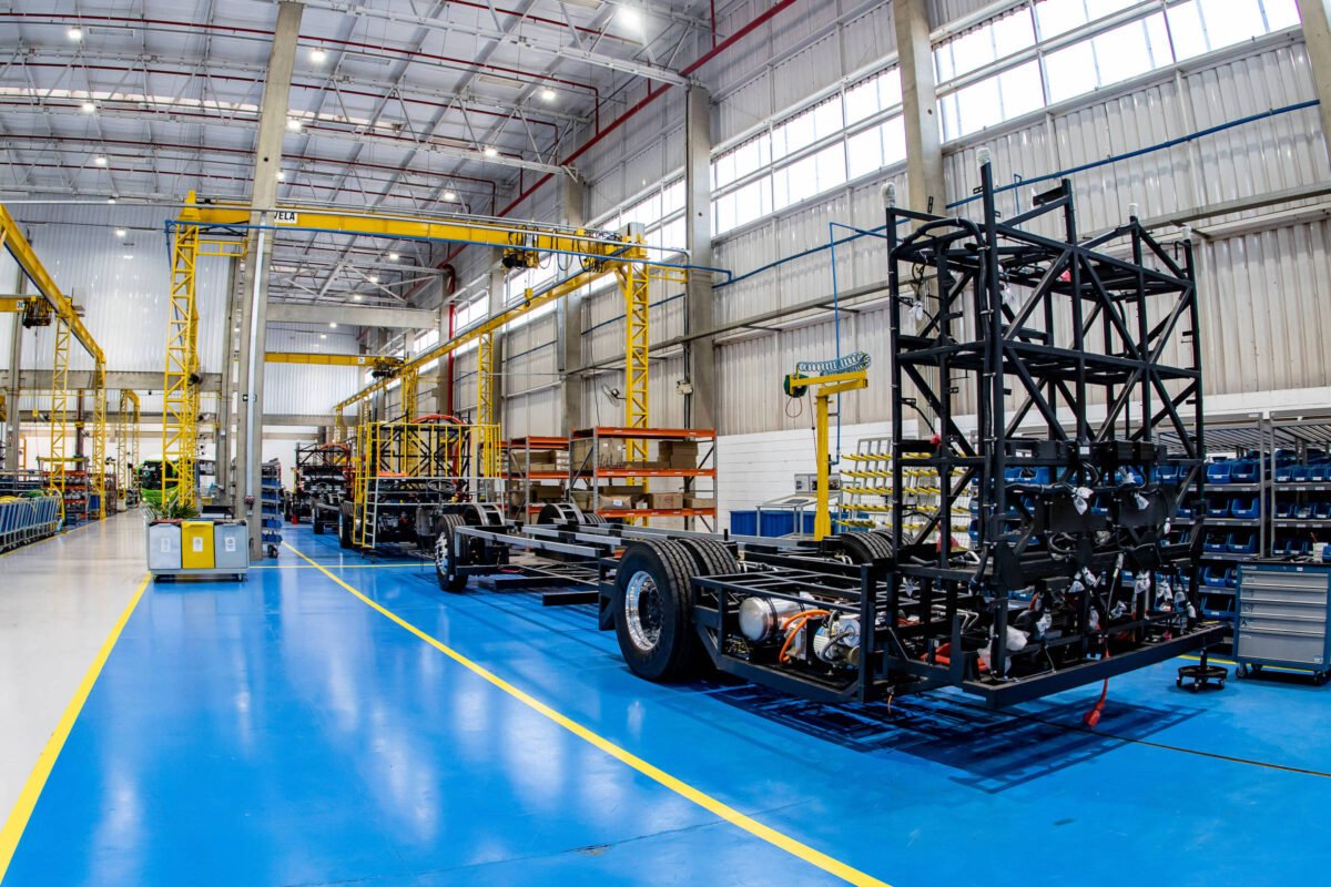 BYD planeja expandir fabricação de ônibus em SP - 17/12/2025