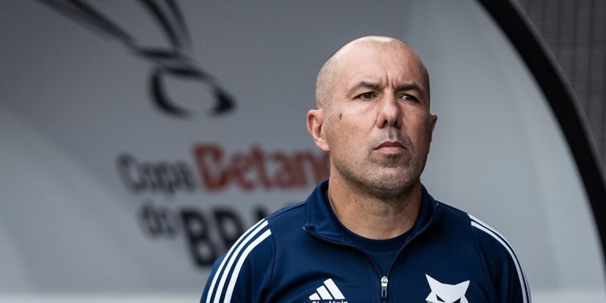 Cruzeiro anuncia saída de Leonardo Jardim após revés na Copa