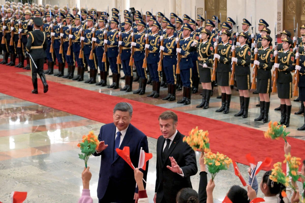 Macron pede que Xi ajude a acabar com Guerra da