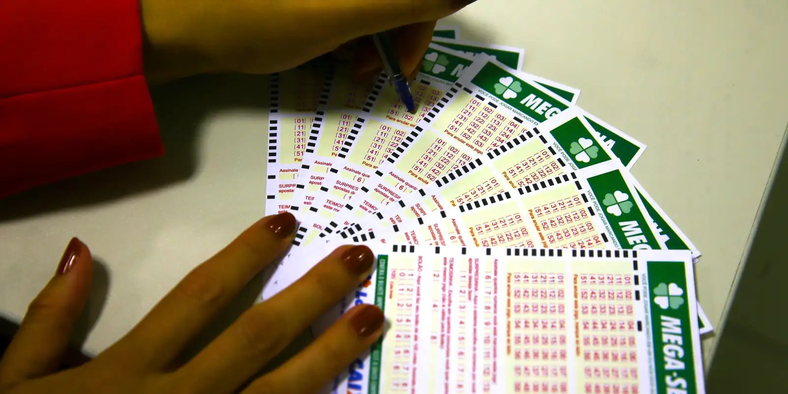 Mega-Sena acumula novamente e prêmio principal vai para R$ 62