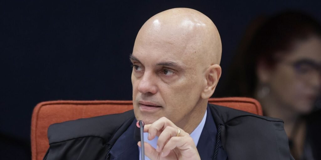 Moraes vota por condenar mais 5 réus da trama golpista