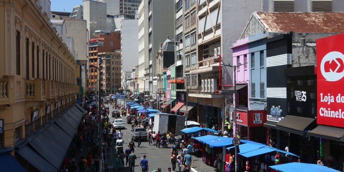 Novo salário mínimo injetará R$ 81,7 bi na economia, estima