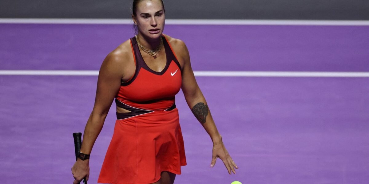 Sabalenka diz não ser justo que mulheres enfrentem atletas trans