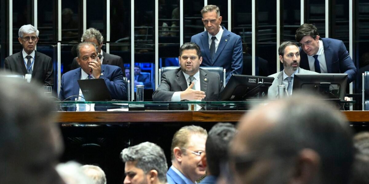 Senado aprova redução da pena de condenados pelo 8/1 e