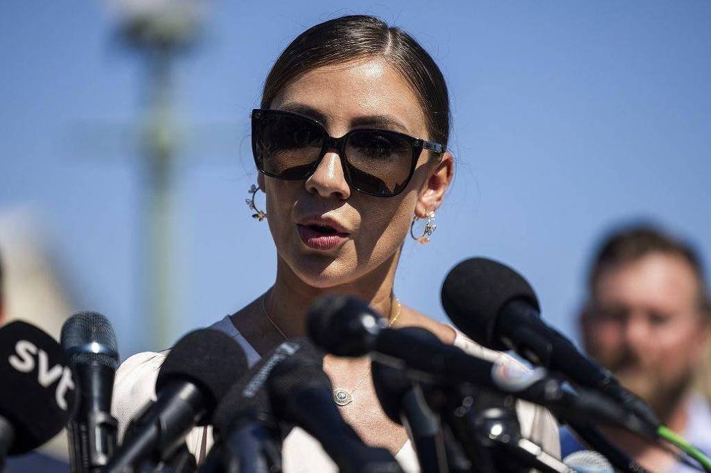 'Umas 50 brasileiras' estiveram na mansão de Epstein - 24/12/2025