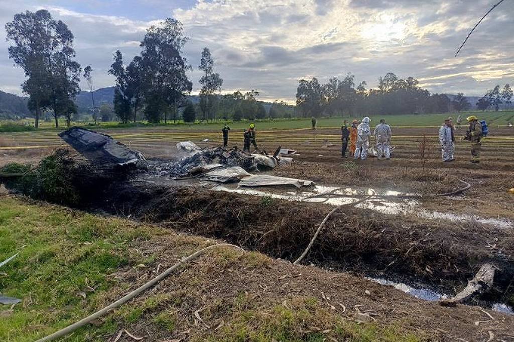 Acidente aéreo mata cantor e mais cinco na Colômbia -
