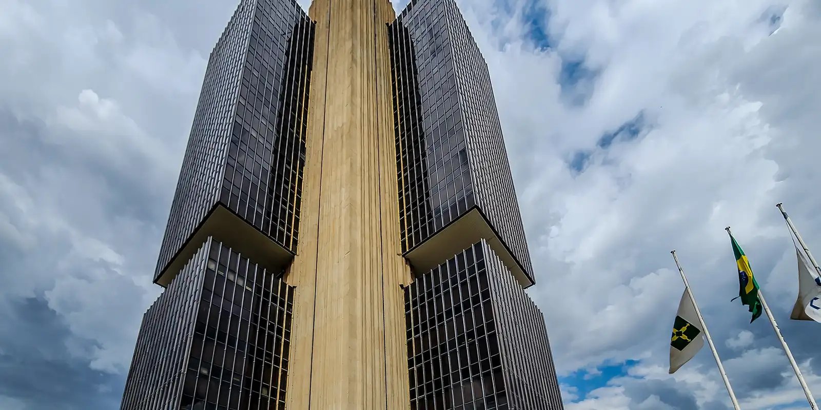 BC mantém juros básicos em 15% ao ano por quinta