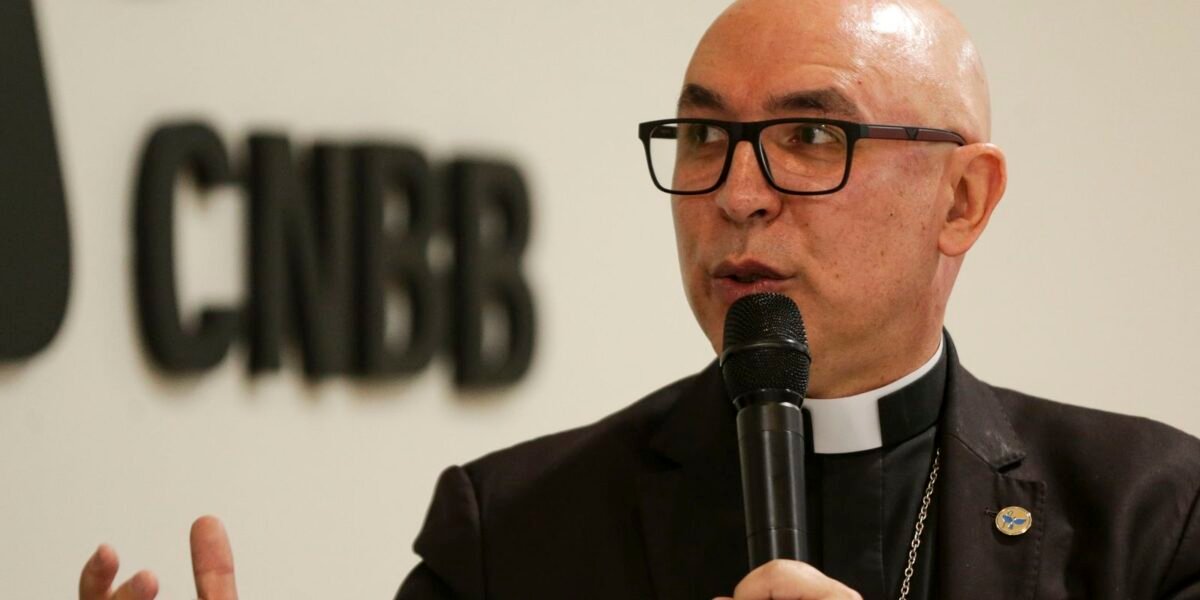 CNBB defende democracia e alerta para "graves retrocessos" no Brasil