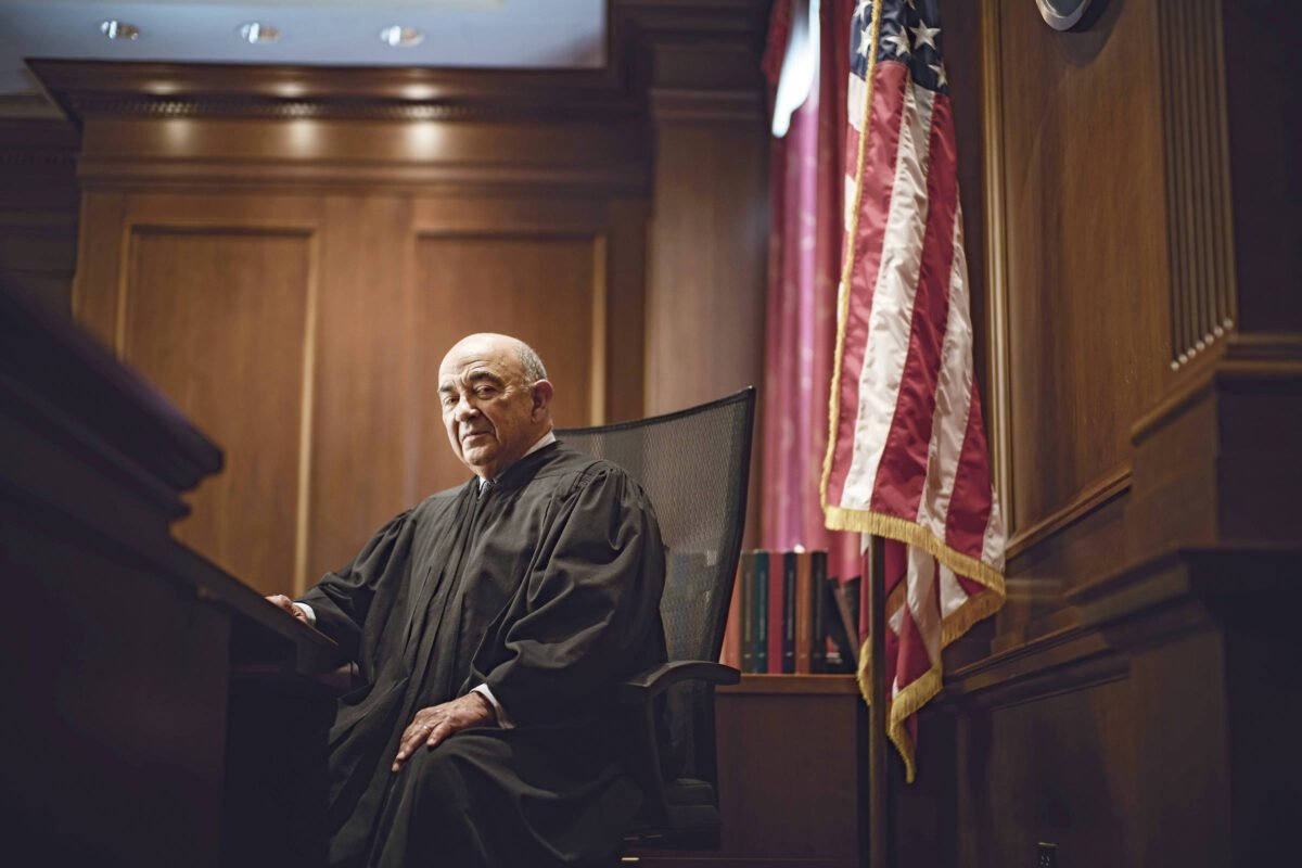 Conheça juiz de 92 anos que conduz processo contra Maduro