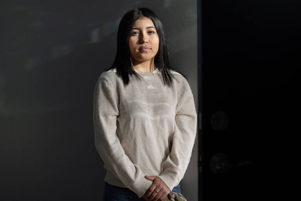 EUA: Cidadãos viram militares para proteger imigrantes - 12/01/2026 -