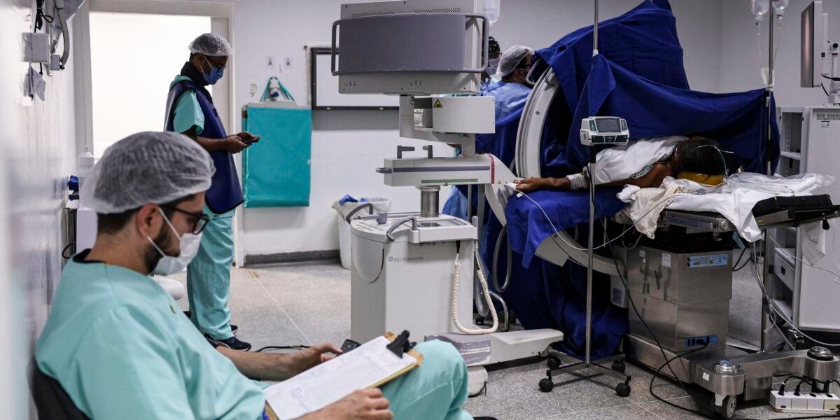 Ebserh abre inscrições para médicos com salários de até R$