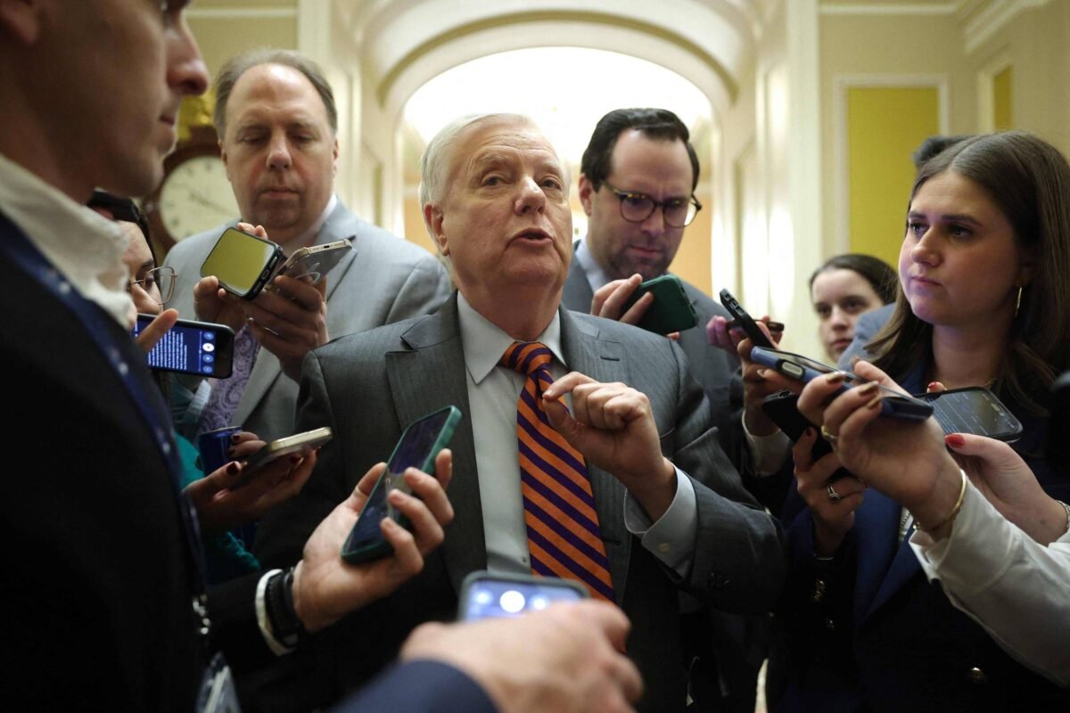 Governo Trump faz acordo para tentar evitar shutdown - 30/01/2026