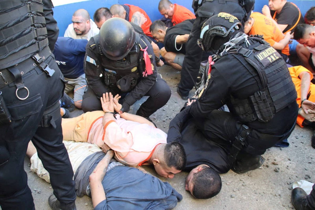 Guatemala decreta estado emergência após motins e mortes - 19/01/2026