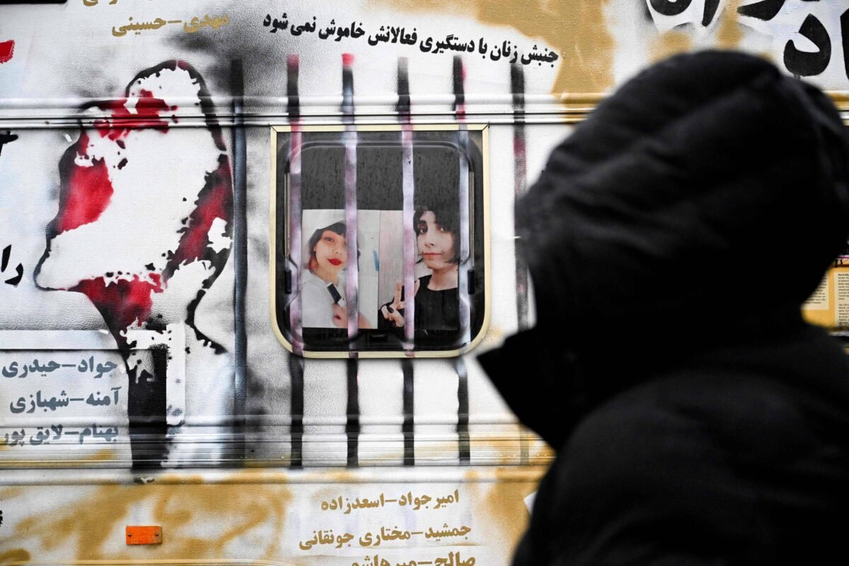 Irã fará julgamentos rápidos e televisionados de presos - 14/01/2026