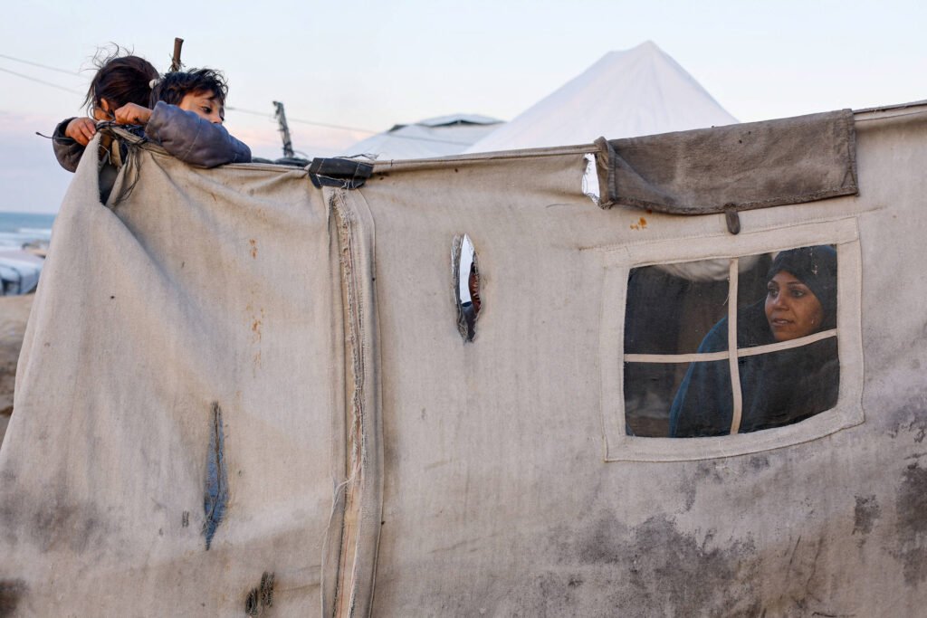 Israel ordena saída de palestinos pela 1ª vez após acordo