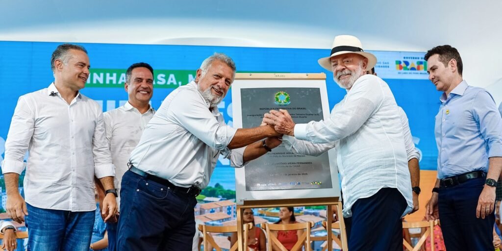 Lula diz que "falta vergonha na cara" a quem defende