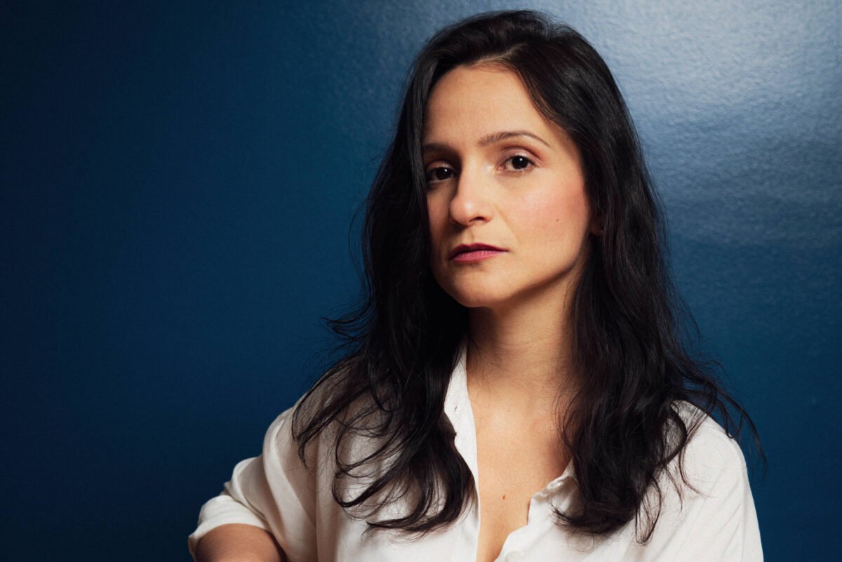 María Elena Morán narra fracasso da Venezuela em livro -