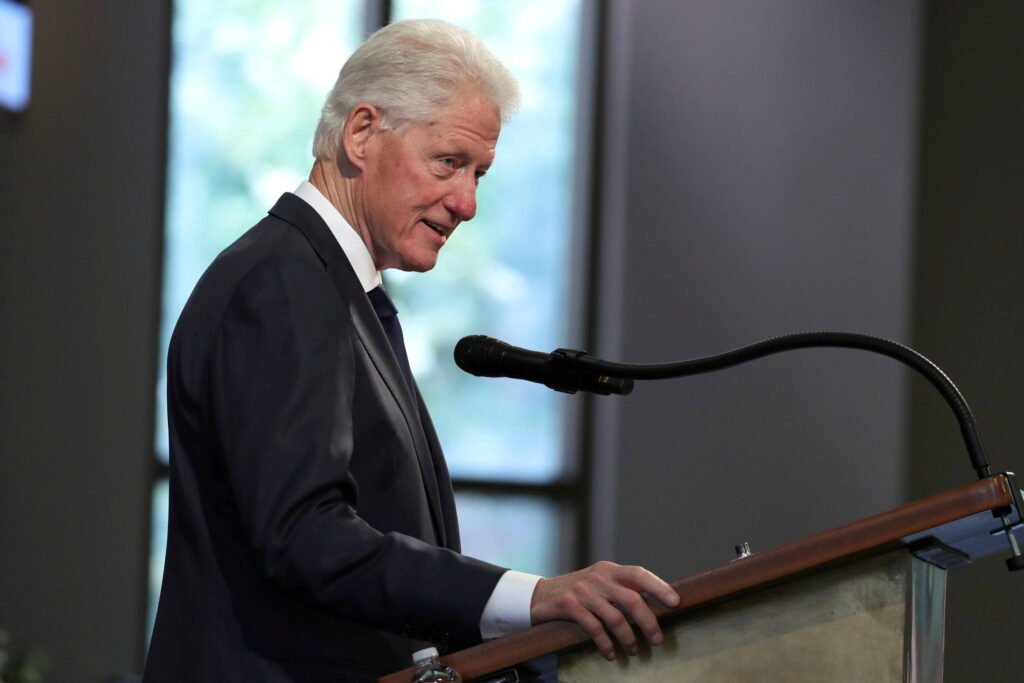 Minneapolis: Bill Clinton condena 'táticas agressivas' - 26/01/2026 - Mundo