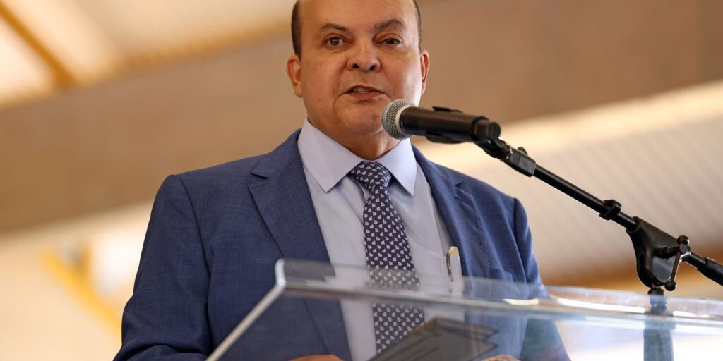 Oposição no DF pede impeachment de Ibaneis após citação por