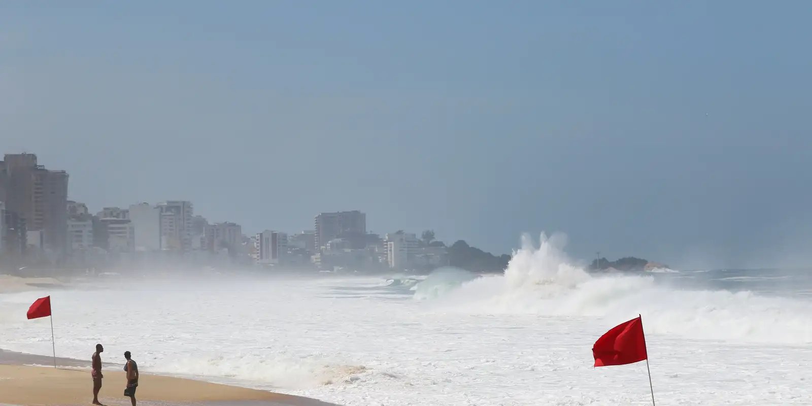 Rio tem novo alerta de ressaca neste fim de semana