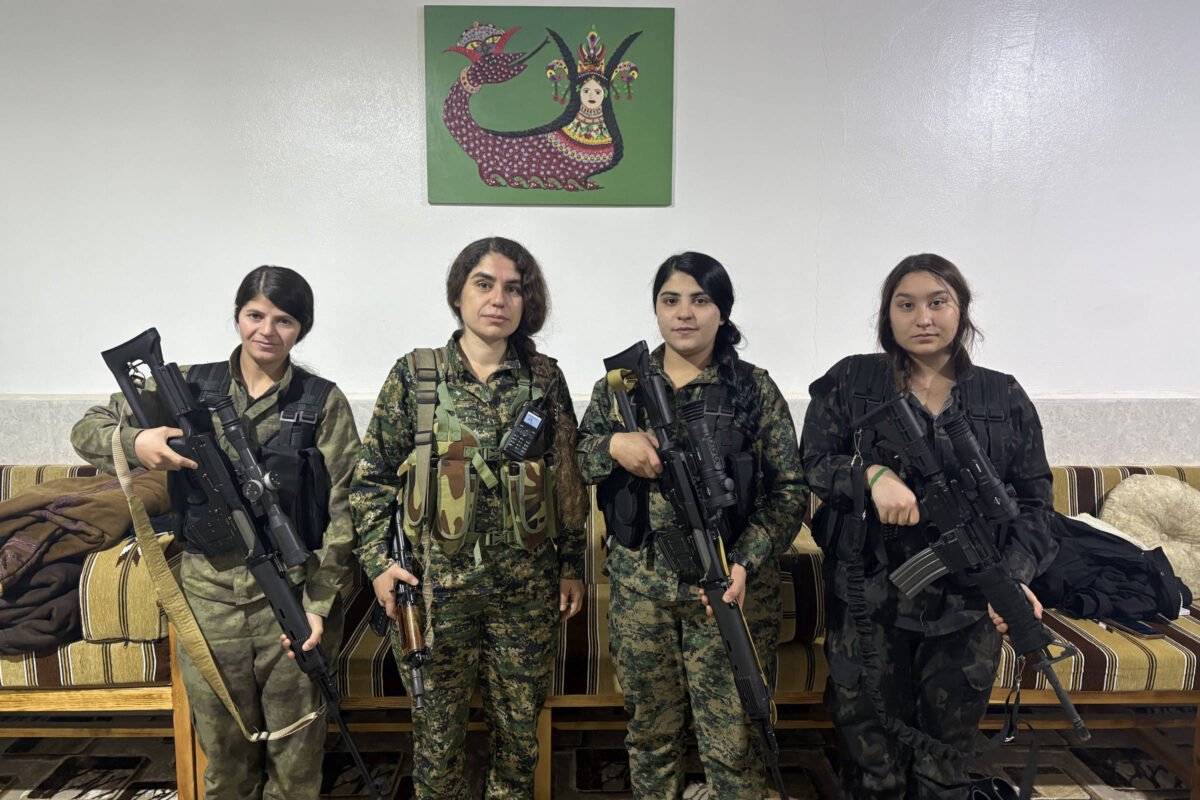 Síria: Curdos assinam cessar-fogo para evitar massacre - 30/01/2026 -