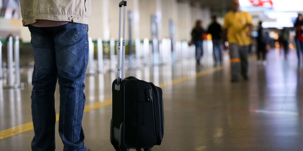 Suspensão de novos vistos de imigração para os EUA começa