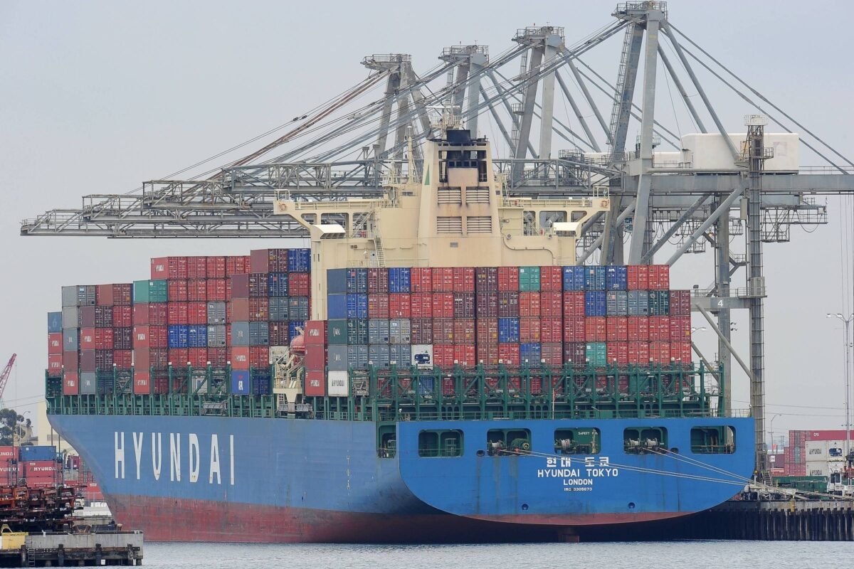 Tarifaço faz setor de contêiner parar de crescer nos EUA