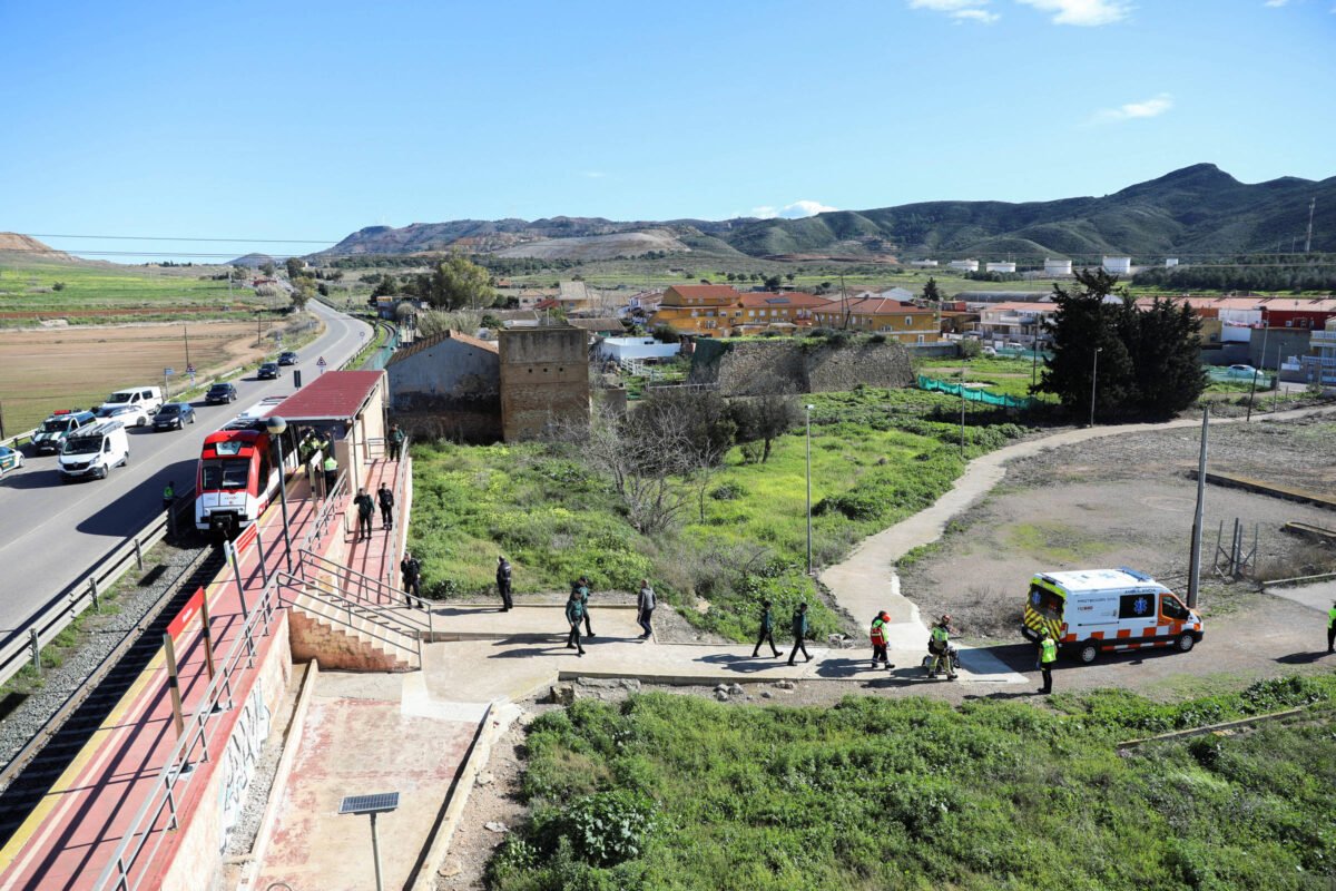 Trem colide contra guindaste na Espanha - 22/01/2026 - Mundo