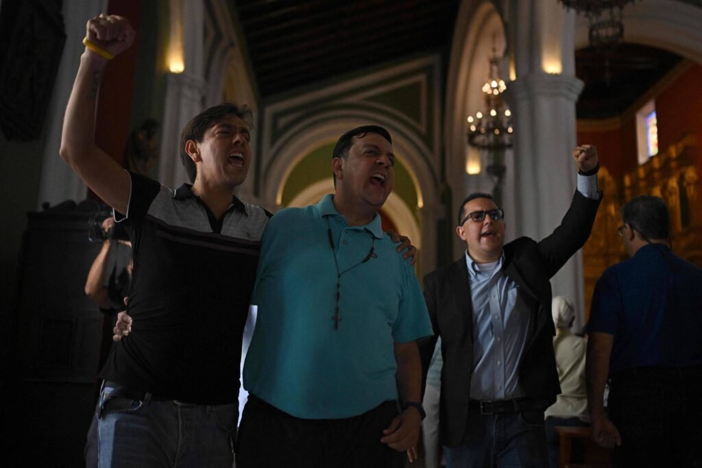 Ativista Javier Tarazona é libertado na Venezuela - 01/02/2026 -