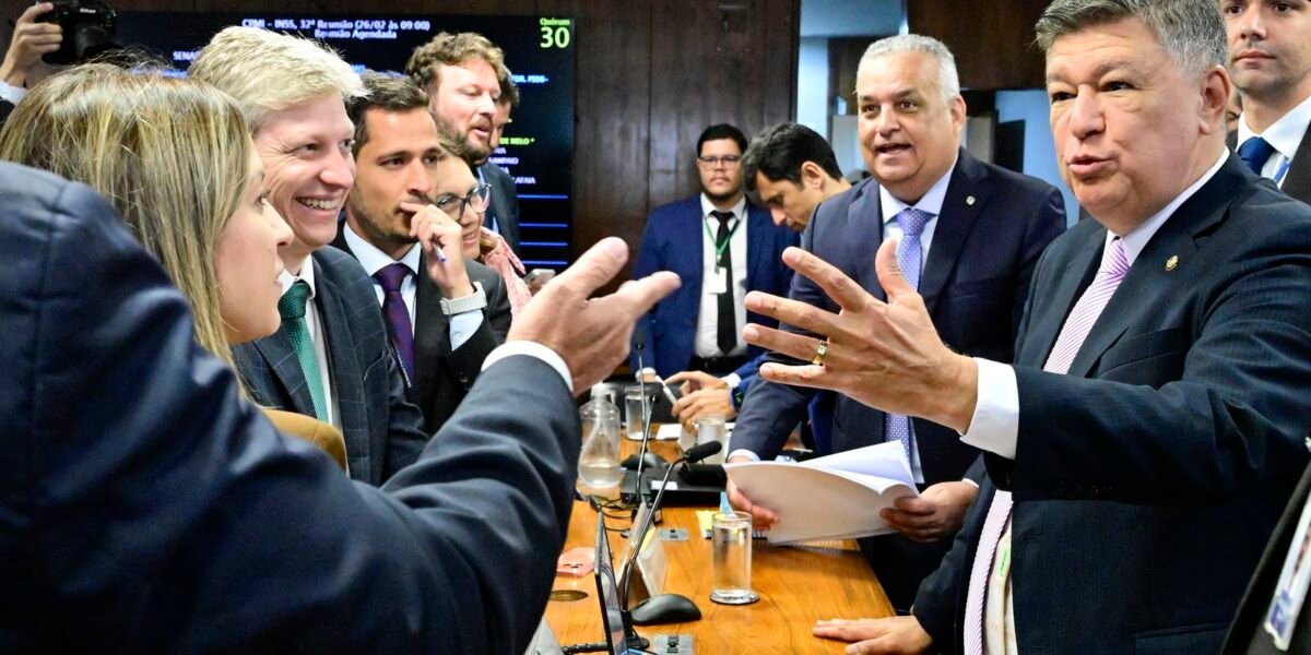 CPMI do INSS aprova quebra de sigilo de Lulinha e