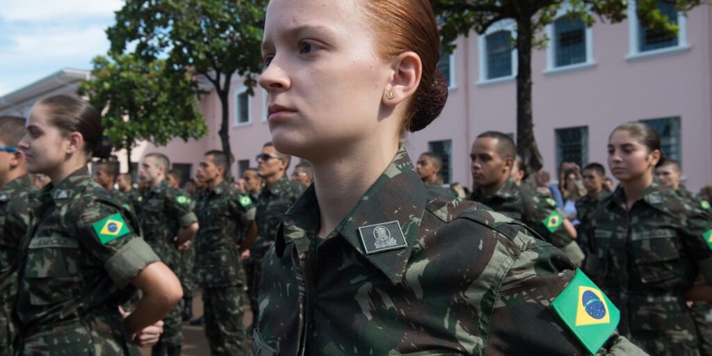 Exército inicia no Rio incorporação da 1ª turma de mulheres
