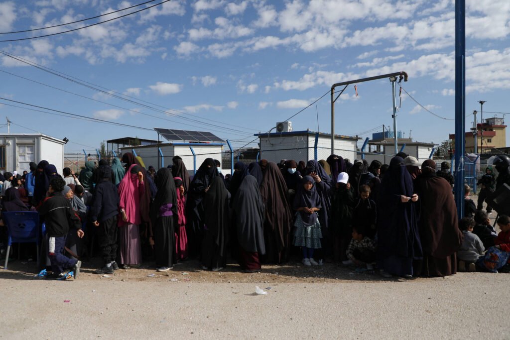 Famílias do Estado Islâmico vivem em limbo na Síria -