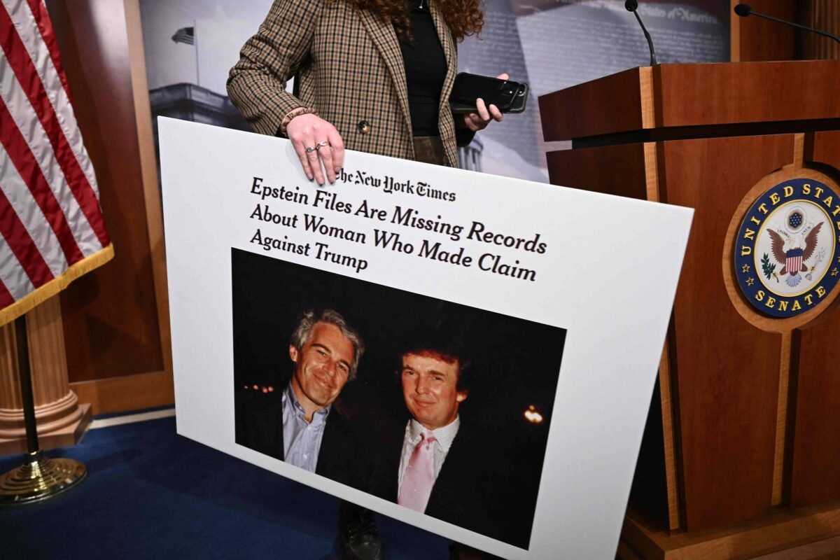 Justiça investiga retenção de arquivos de Trump e Epstein -