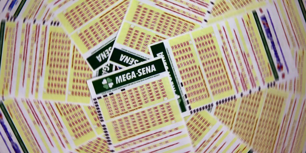 Mega-sena acumula e prêmio principal vai para R$ 130 milhões